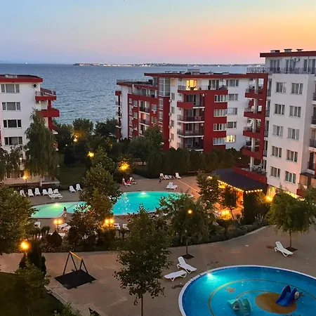 Sea View Marina View - *
